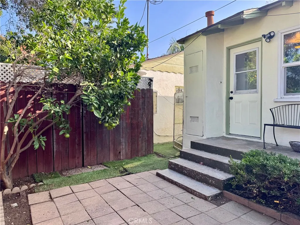 1077 E 33rd. Street, Signal Hill, CA 90755 - Photo 5 of 9, Signal Hill, CA