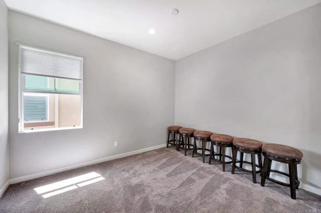 https://cdn.realtyfeed.com/cdn/127/306609074/4d7c49381453e7b03930d427f4511fe4.webp