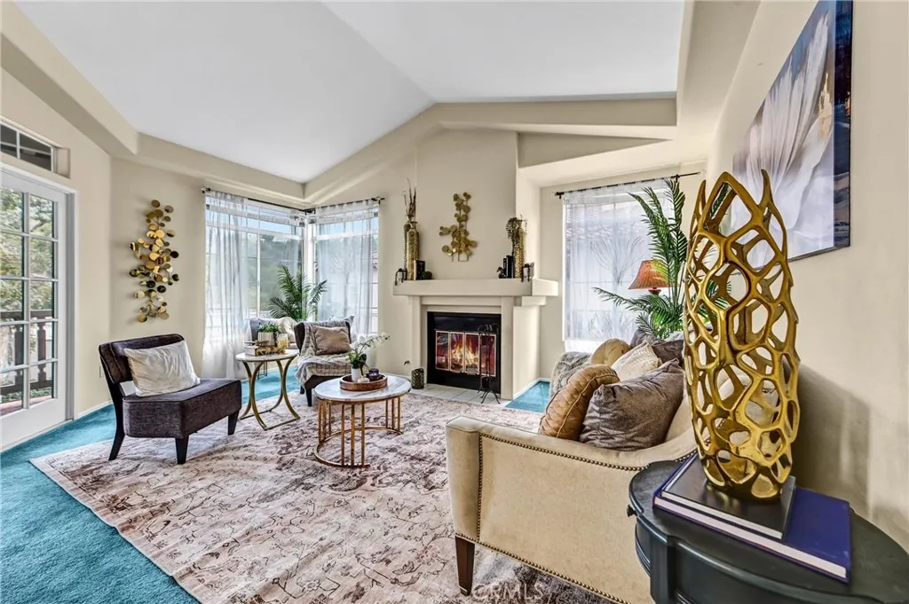 https://cdn.realtyfeed.com/cdn/127/306609124/6905f38aa57118e44e3610fd812e16a1.webp