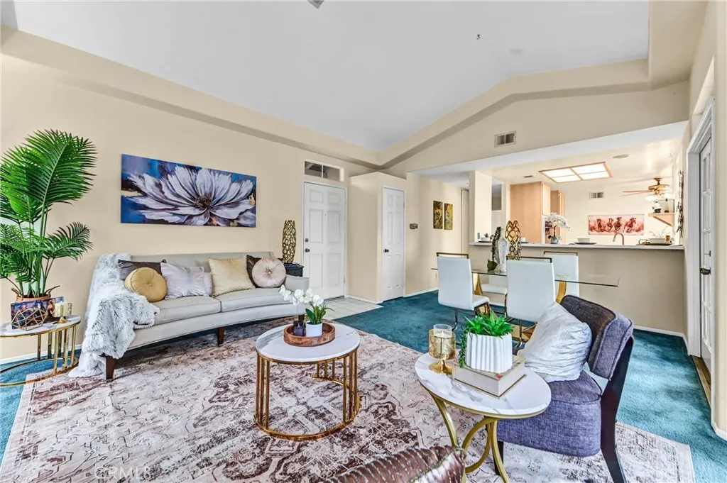 https://cdn.realtyfeed.com/cdn/127/306609124/fe65937f8f99bfaf9c8d042b3b3c7c58.webp