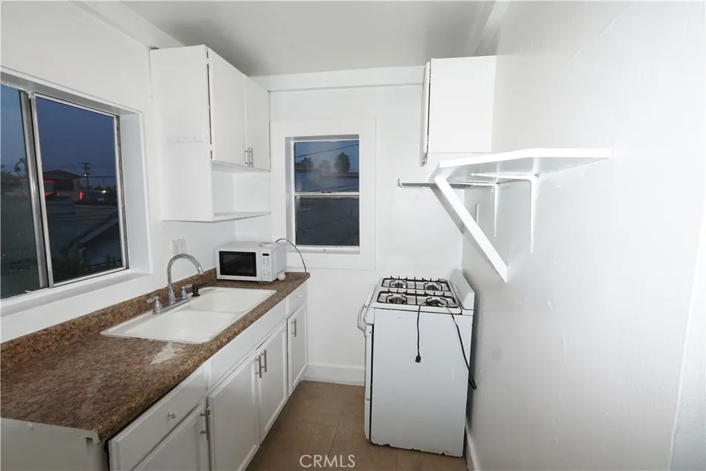 439 W Florence Unit 441 1/2, Los Angeles, CA 90003 - Photo 4 of 20, Los Angeles, CA