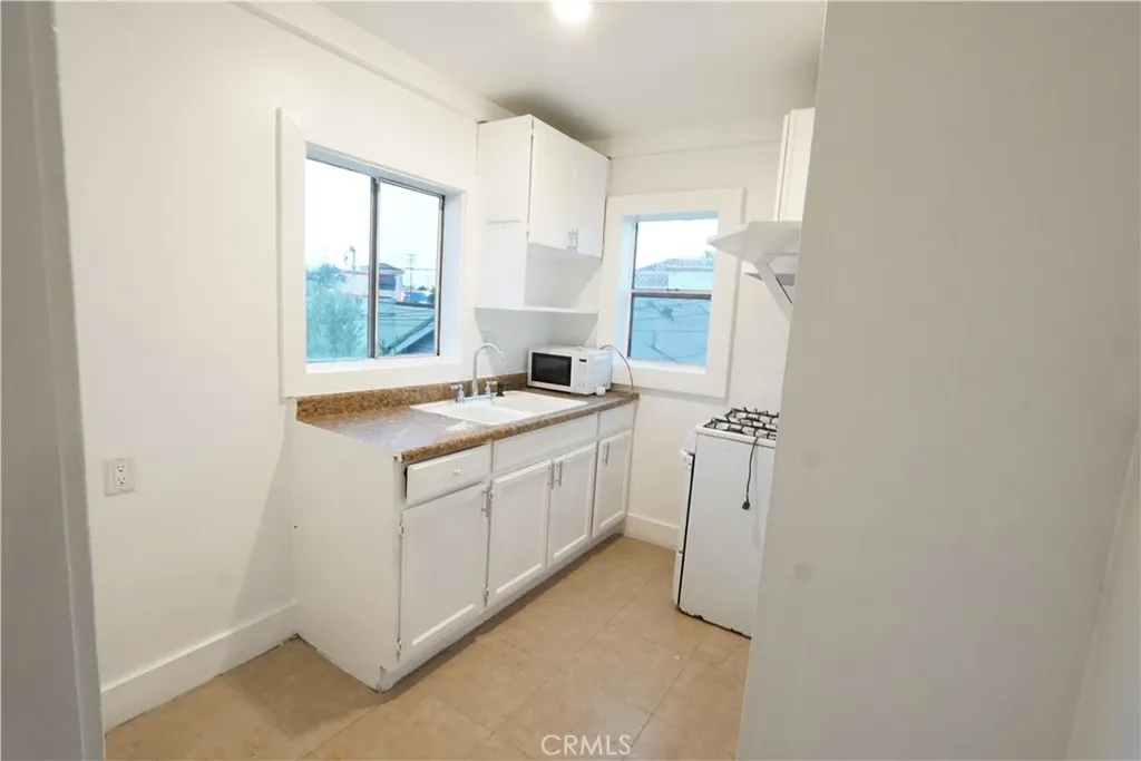 439 W Florence Unit 441 1/2, Los Angeles, CA 90003 - Photo 2 of 20, Los Angeles, CA