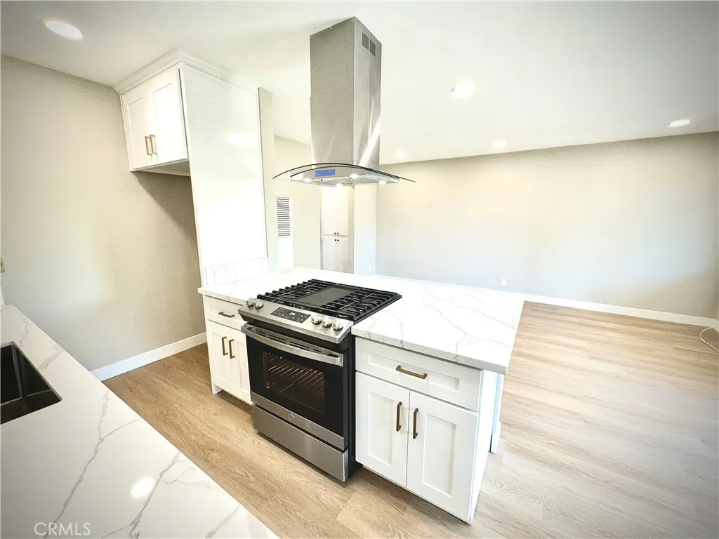321 N Macneil Street Unit 5, San Fernando, CA 91340 - Photo 4 of 23, San Fernando, CA
