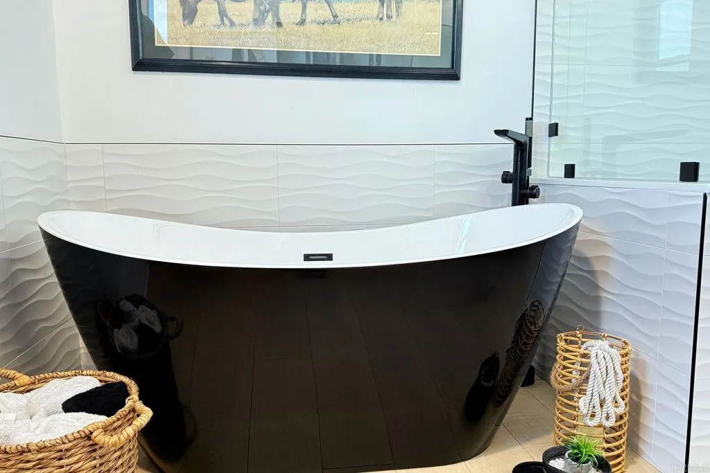 https://cdn.realtyfeed.com/cdn/127/306609196/0a6f49ce746526a0d7531f274a492908.webp