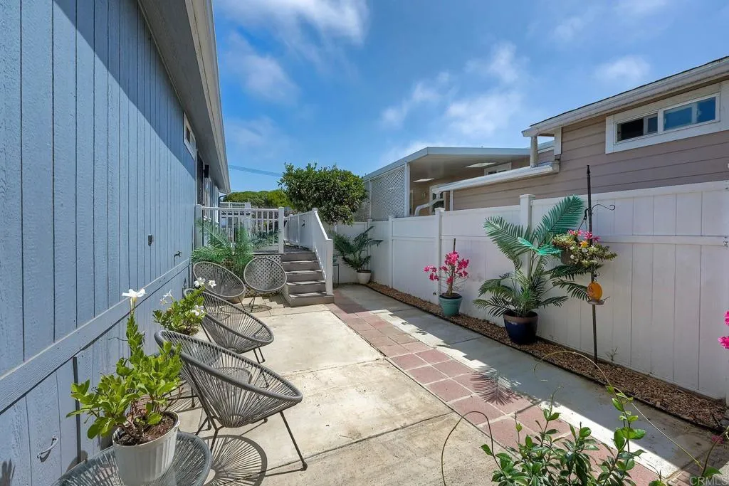 https://cdn.realtyfeed.com/cdn/127/306609196/1b68cba7b10389f3c1e1a736d1219d52.webp
