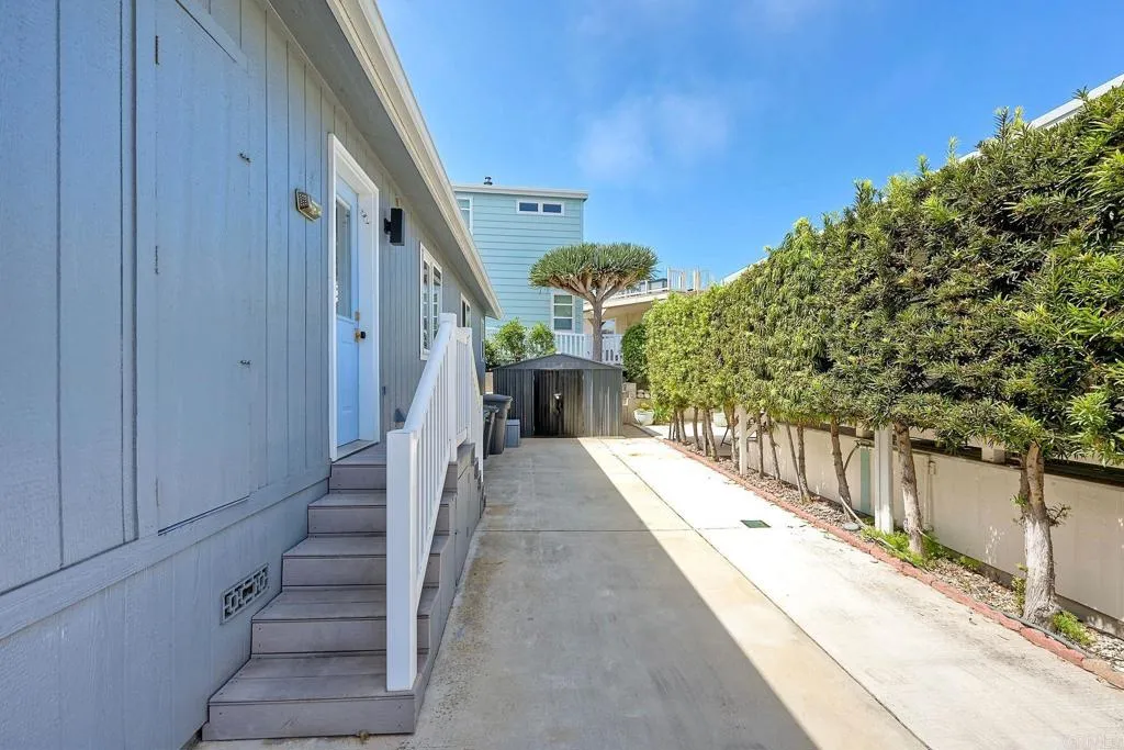 https://cdn.realtyfeed.com/cdn/127/306609196/ecc8e13896435d20ced9ea65e4f79e89.webp