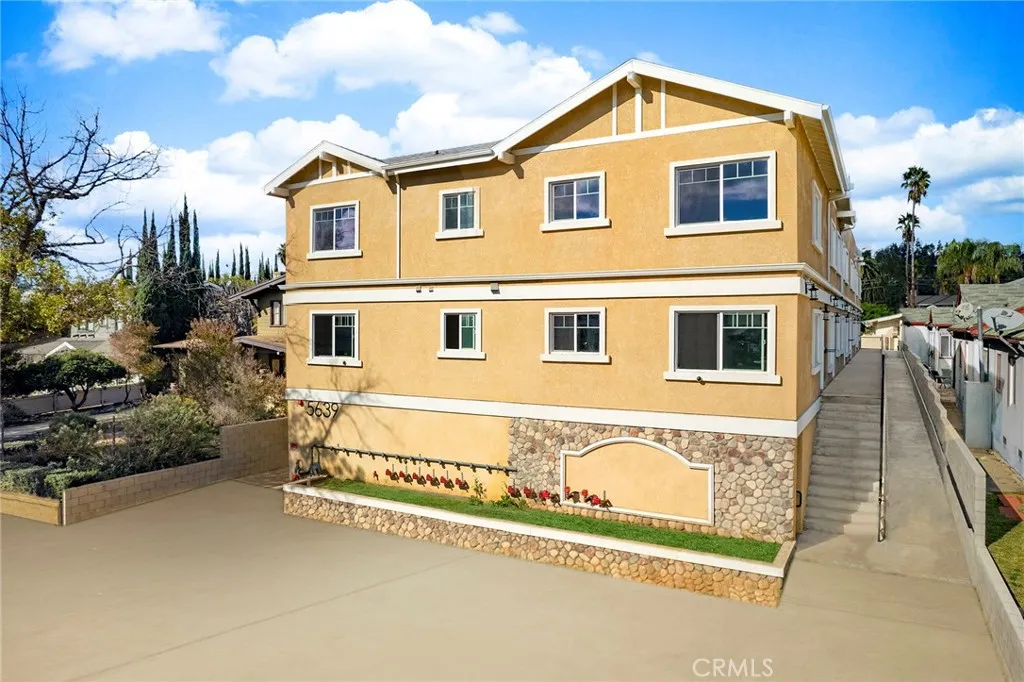 Los Angeles, CA 90032