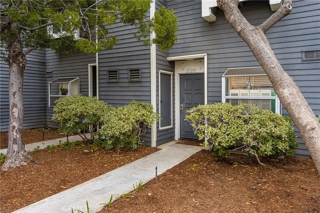 25287 Pine Creek Lane, Wilmington, CA 90744 - Photo 2 of 21, Wilmington, CA