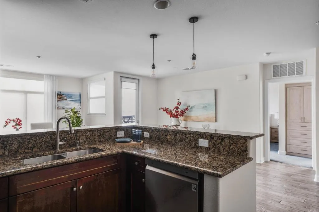 Photo #12: NDP2511628 Listing: Photo #12