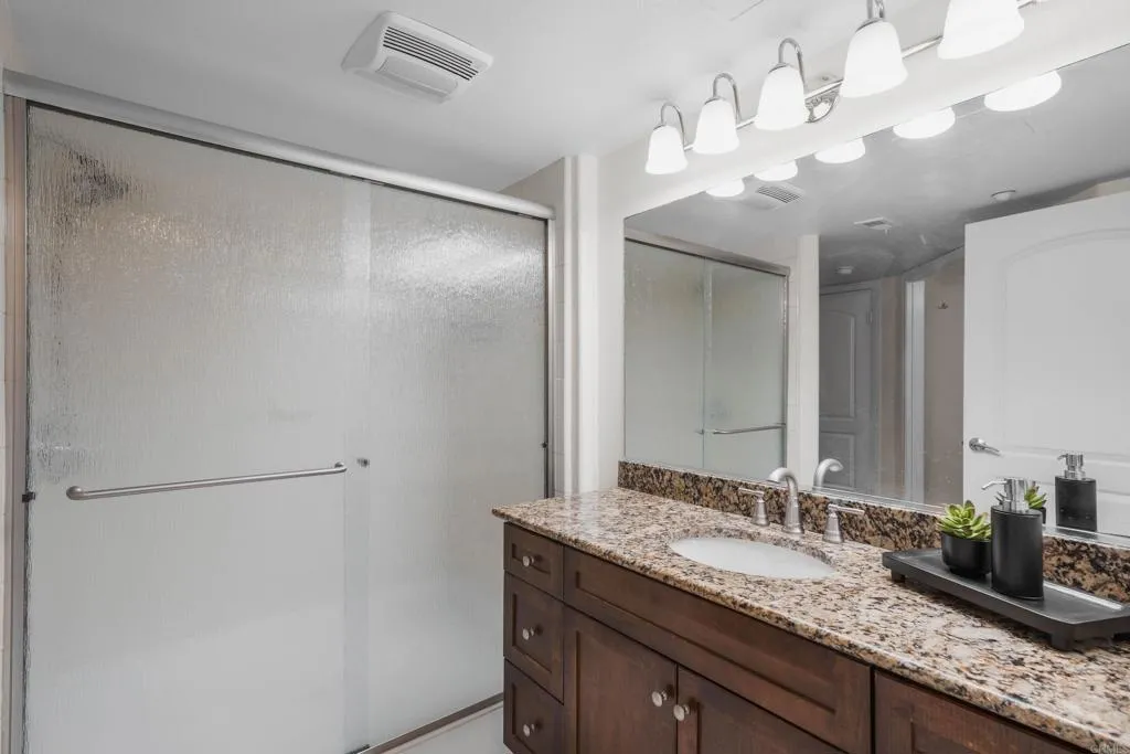 Photo #21: NDP2511628 Listing: Photo #21