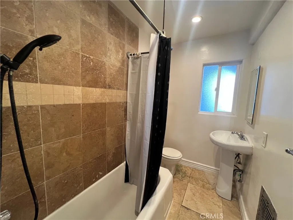 5255 Denny Ave, North Hollywood, CA, 91601