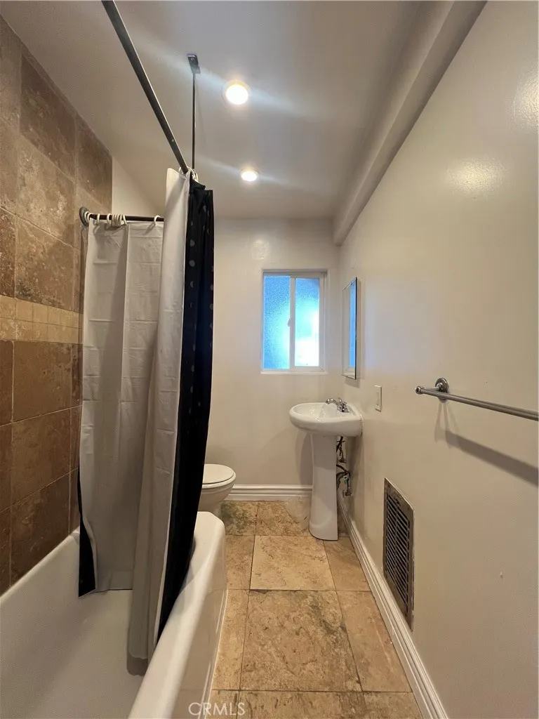 5255 Denny Ave, North Hollywood, CA, 91601