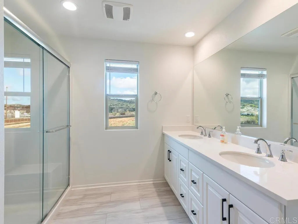 https://cdn.realtyfeed.com/cdn/127/306609616/04e0625fd5184a1616977dbfd59b4b27.webp