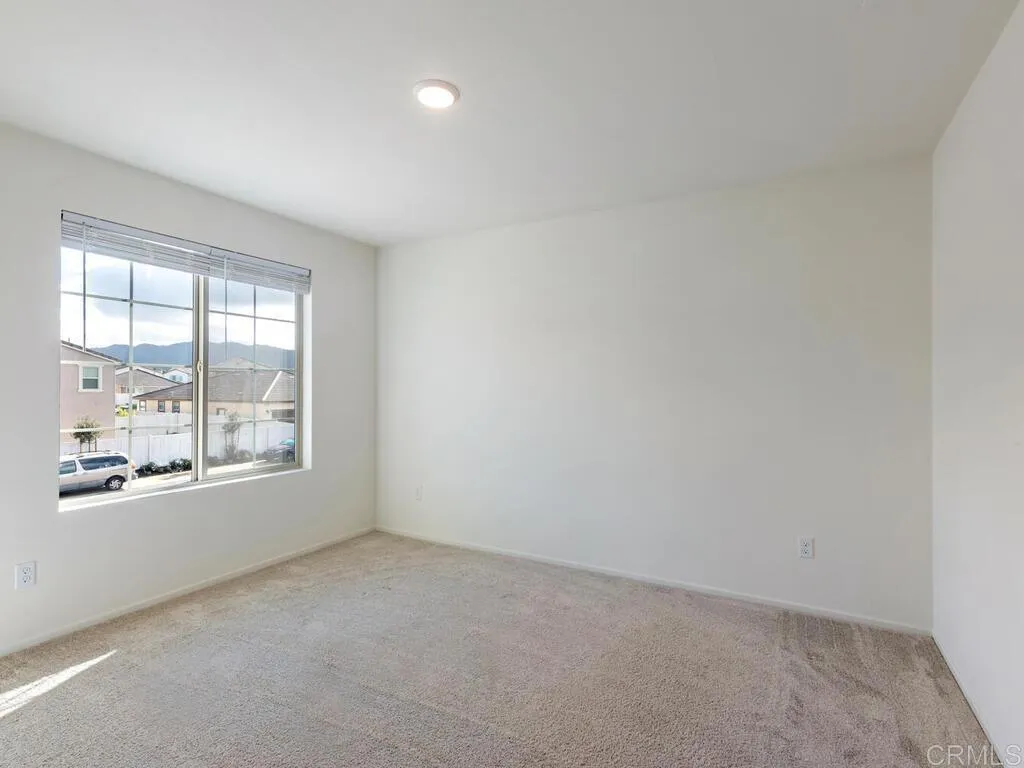 https://cdn.realtyfeed.com/cdn/127/306609616/05a5e3cb925468321ca1a7ace131cf7a.webp