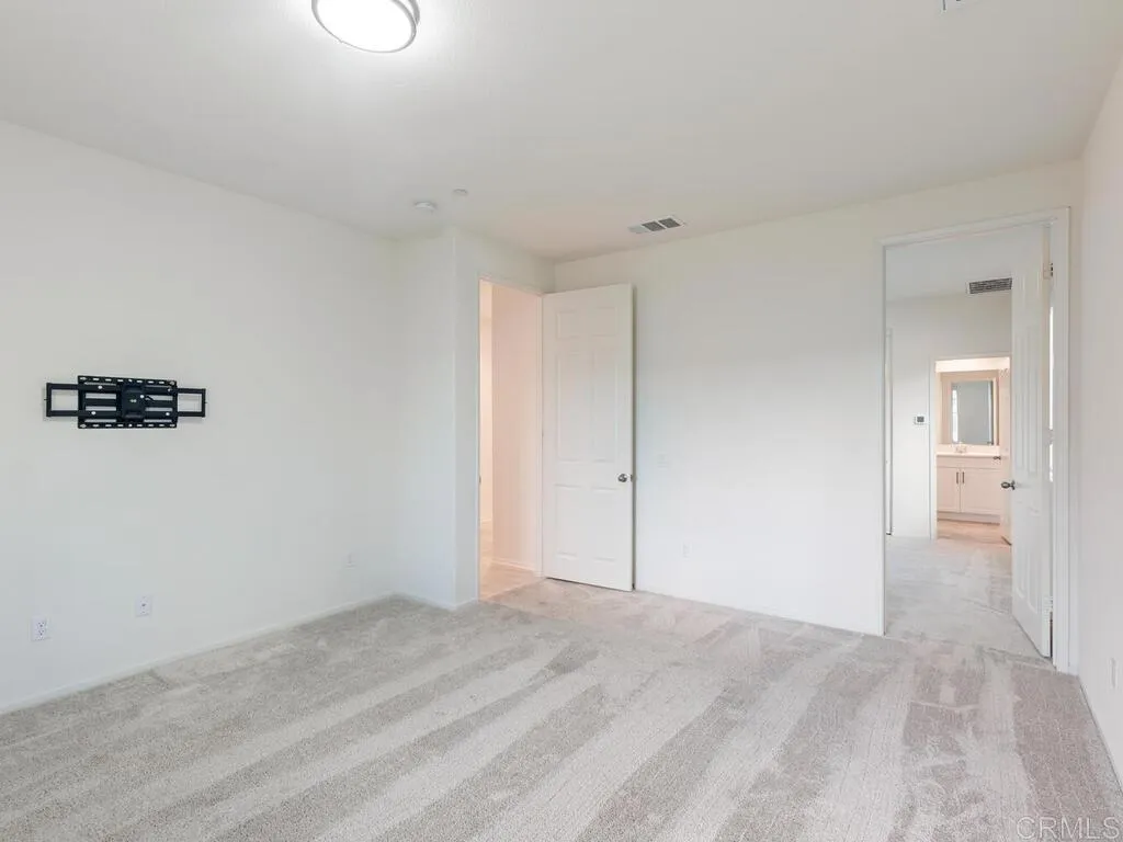 https://cdn.realtyfeed.com/cdn/127/306609616/1976f2b9f3f8f29e99e794716b3542d9.webp