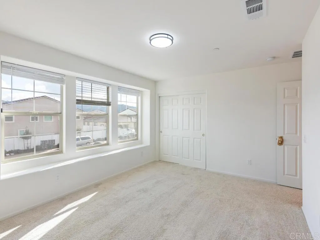 https://cdn.realtyfeed.com/cdn/127/306609616/2c559407bdf0c47624dbede4c27b8b56.webp