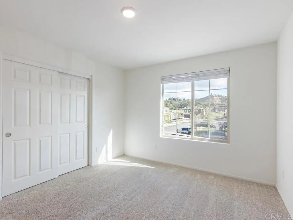 https://cdn.realtyfeed.com/cdn/127/306609616/cce5cbbbe29108632670d934150e0f57.webp