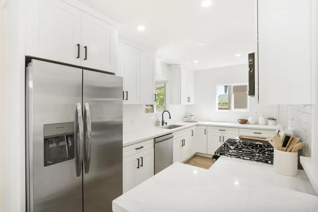 https://cdn.realtyfeed.com/cdn/127/306609637/2723da27f455f6f4223de5d5440f90b0.webp