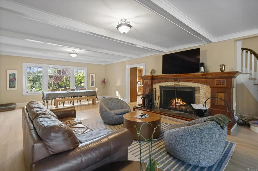 https://cdn.realtyfeed.com/cdn/127/306609648/4a39f291952485be351038ac26812ef2.webp