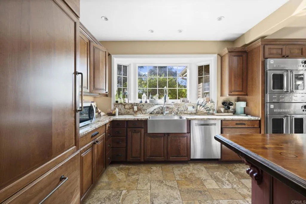 https://cdn.realtyfeed.com/cdn/127/306609648/618ac426354ad3fb24cb58790ef68ef5.webp