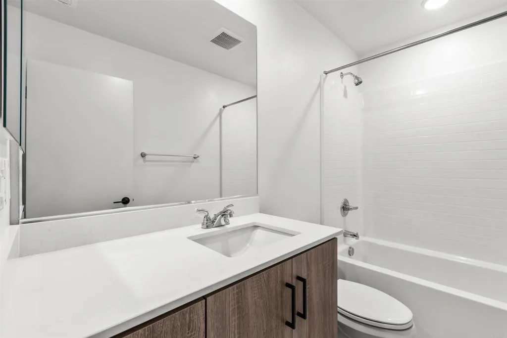 Photo #16: NDP2511635 Listing: Photo #16