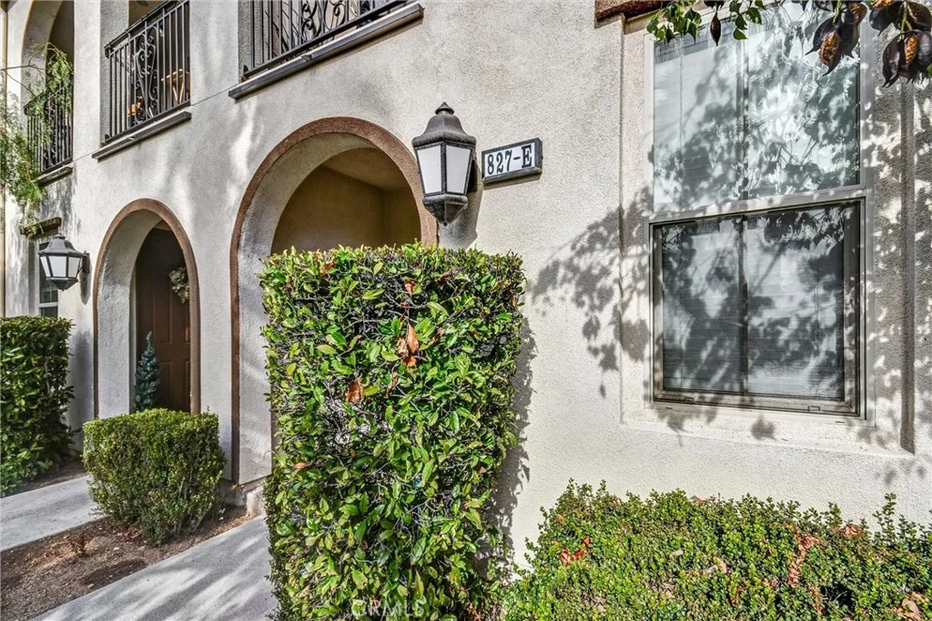 827 E Promenade Unit E, Azusa, CA 91702 - Photo 3 of 32, Azusa, CA