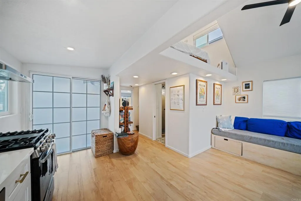 https://cdn.realtyfeed.com/cdn/127/306609710/17f11b55b744bd137e12fc78aa7682a1.webp