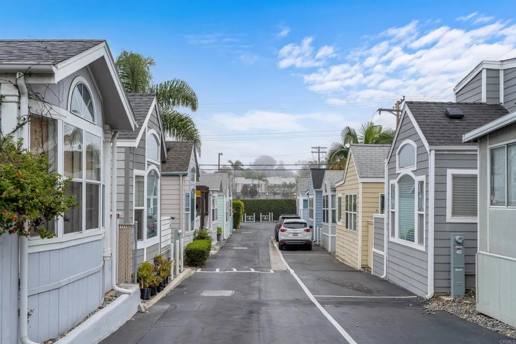https://cdn.realtyfeed.com/cdn/127/306609710/59059c5c9f39de6e4cae8511c83af209.webp