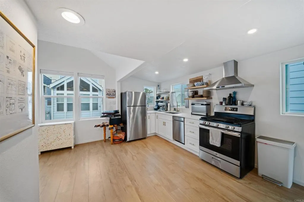 https://cdn.realtyfeed.com/cdn/127/306609710/706d877a9fdc0c7b045b76846c932816.webp