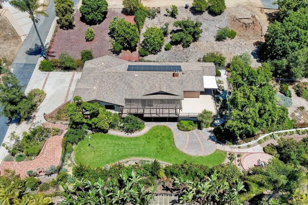 https://cdn.realtyfeed.com/cdn/127/306609736/24123d9051f15abe9b3d108b3d31c54c.webp