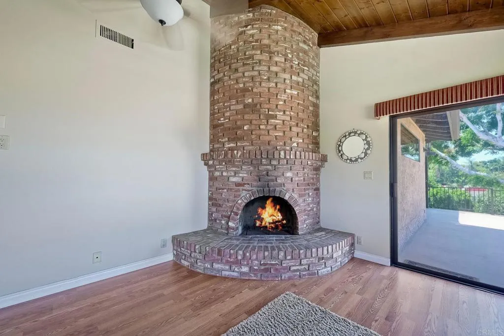 https://cdn.realtyfeed.com/cdn/127/306609736/85b6a997f663b7e396578e132eec4412.webp