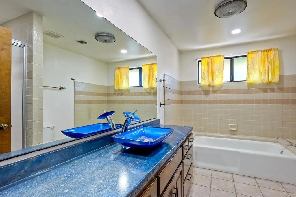 https://cdn.realtyfeed.com/cdn/127/306609736/86090464422b63140012d54d6101f458.webp