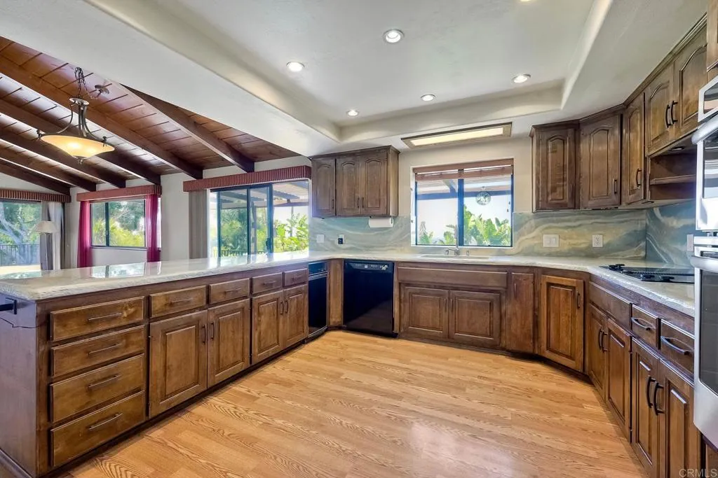 https://cdn.realtyfeed.com/cdn/127/306609736/904e4211ac55cf6e20ab7f4502dec7a1.webp