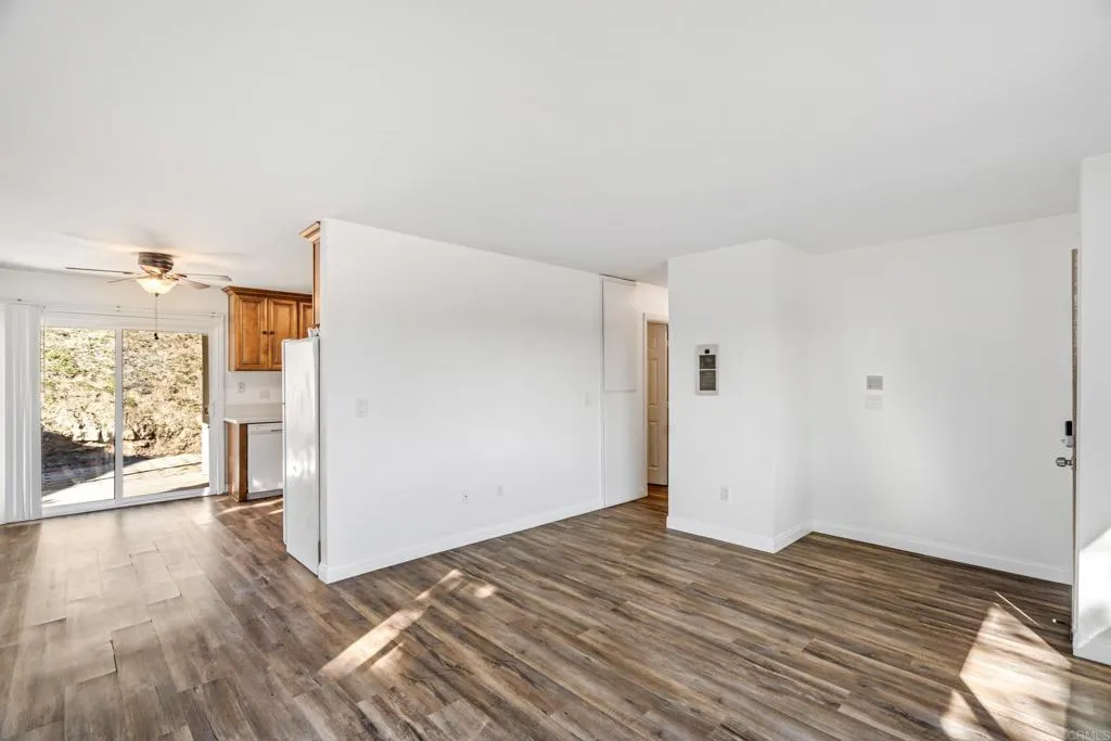 https://cdn.realtyfeed.com/cdn/127/306609781/5425bf991b7b8f7b18c0007175842c9f.webp