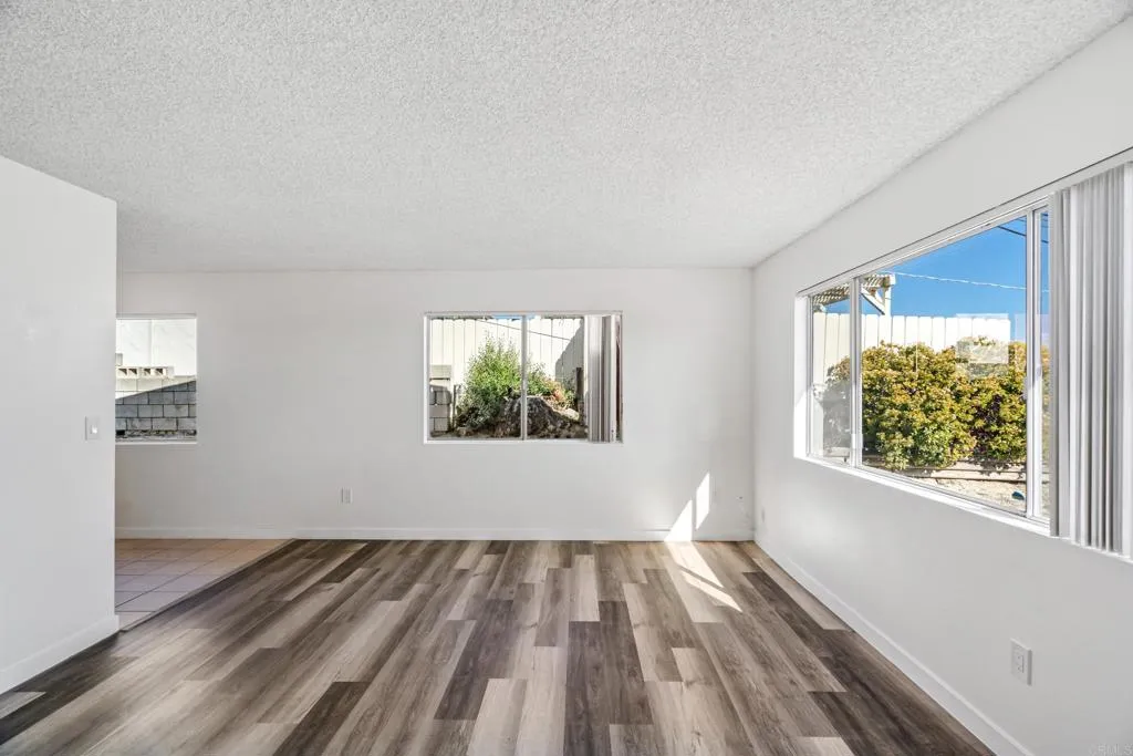 https://cdn.realtyfeed.com/cdn/127/306609781/c9c1061d33472742ead52ad48983ecea.webp