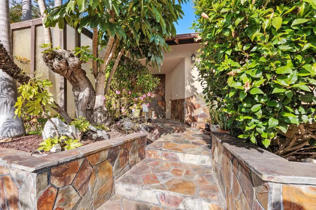 https://cdn.realtyfeed.com/cdn/127/306609796/689ddd97388bfd0fef4a5d9c49638750.webp