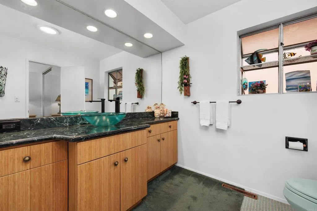 https://cdn.realtyfeed.com/cdn/127/306609796/c7fc7b5ca7194c5c3158c65b50777b48.webp