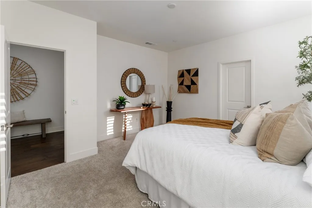 https://cdn.realtyfeed.com/cdn/127/306609801/376dd38ef804ad147671b55a2ab67e7d.webp