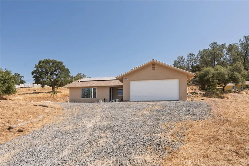29215 Yosemite Springs, Coarsegold, CA 93614 - Photo 2 of 24, Coarsegold, CA
