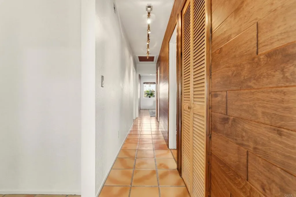 https://cdn.realtyfeed.com/cdn/127/306609817/484719dc2bc9798db7763000fba4dd20.webp