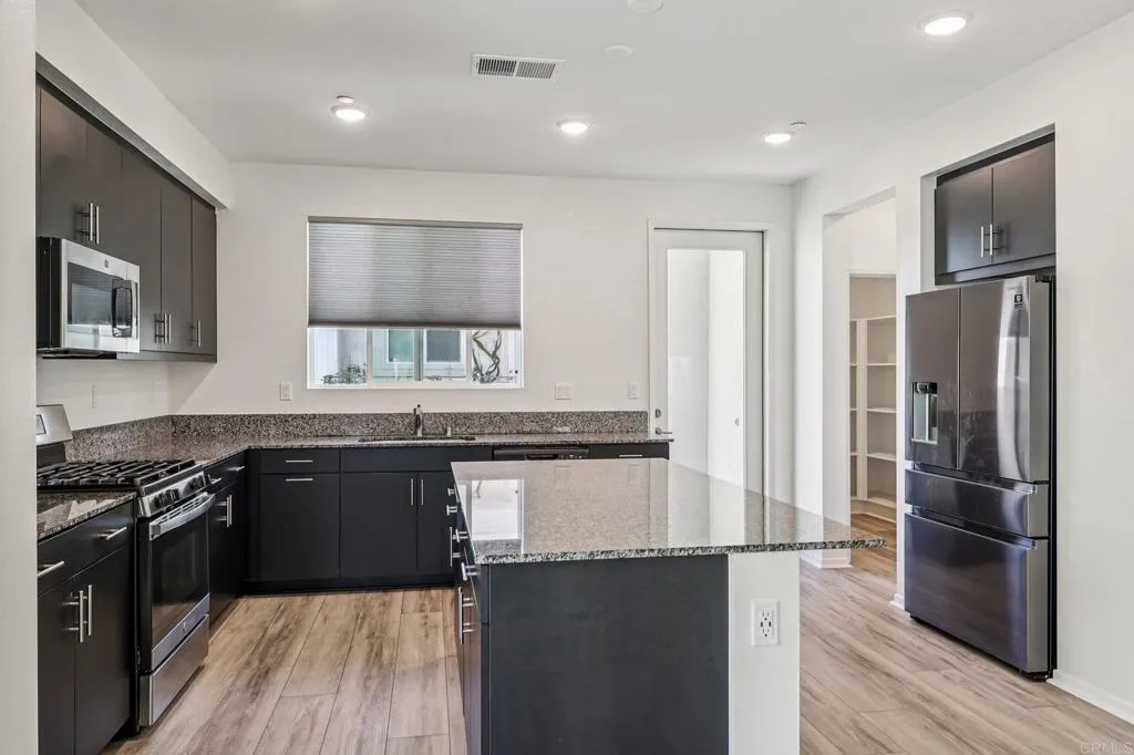 Photo #9: PTP2509337 Listing: Photo #9