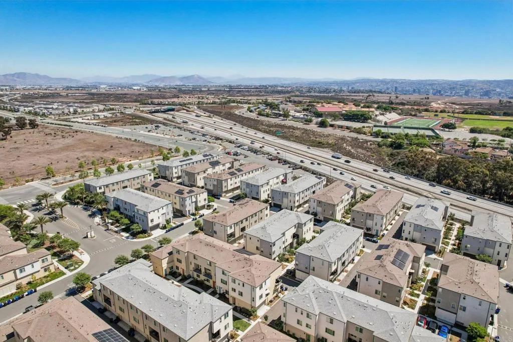 https://cdn.realtyfeed.com/cdn/127/306609897/046294bd547f41a1b802355c770c3be2.webp