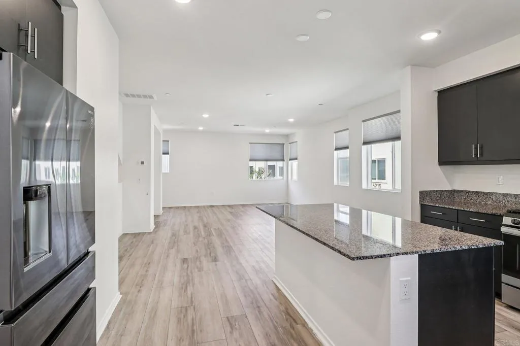 https://cdn.realtyfeed.com/cdn/127/306609897/0d6146af47b9cdbd0e0a17b2880d5484.webp
