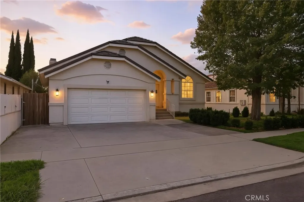 15727 Virginia Avenue, Paramount, CA 90723