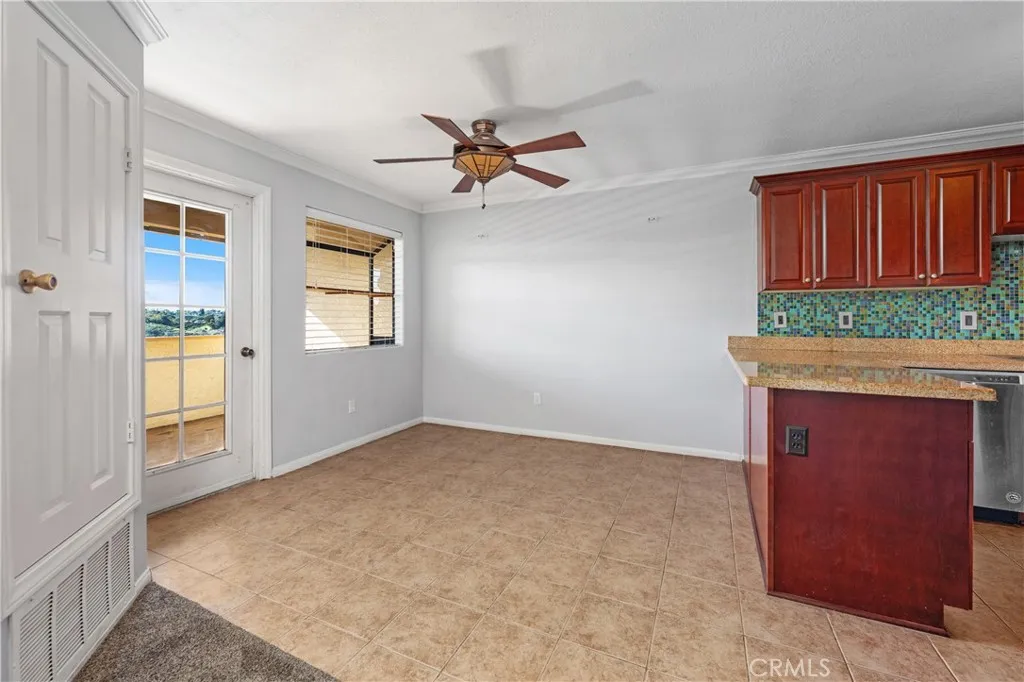 Photo #11: SR25281822 Listing: Photo #11