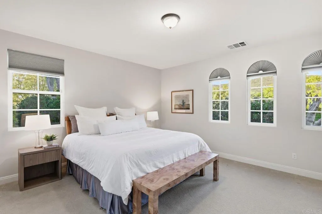 https://cdn.realtyfeed.com/cdn/127/306610077/5f781422336e1d2ab894eb176d4637f8.webp