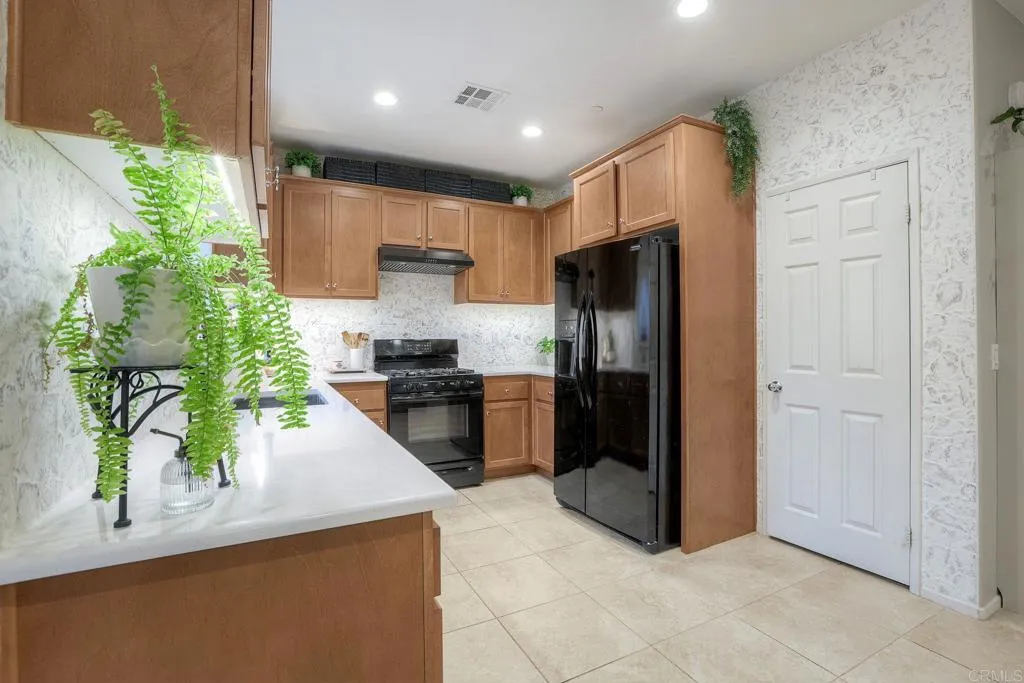 https://cdn.realtyfeed.com/cdn/127/306610203/760ce72e0c7f6c466a2ebecc49093859.webp