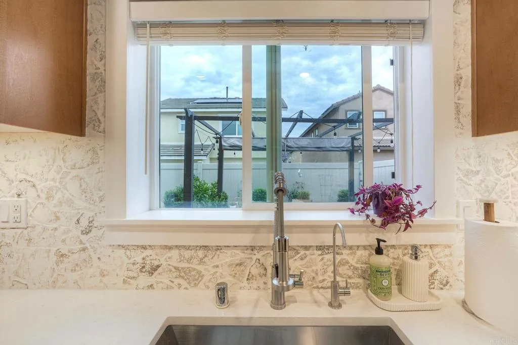 https://cdn.realtyfeed.com/cdn/127/306610203/cfafce878dc5427261d1e7e1098a2cb5.webp