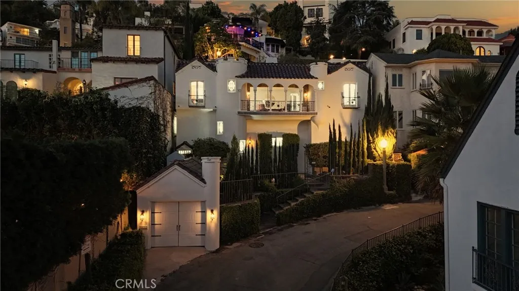 Los Angeles, CA 90068