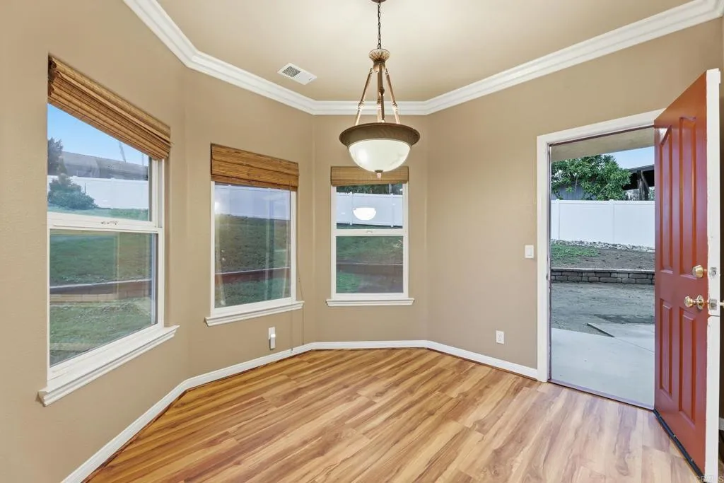 https://cdn.realtyfeed.com/cdn/127/306610353/67576228ba87ff697381aa9fdd5dc4a0.webp
